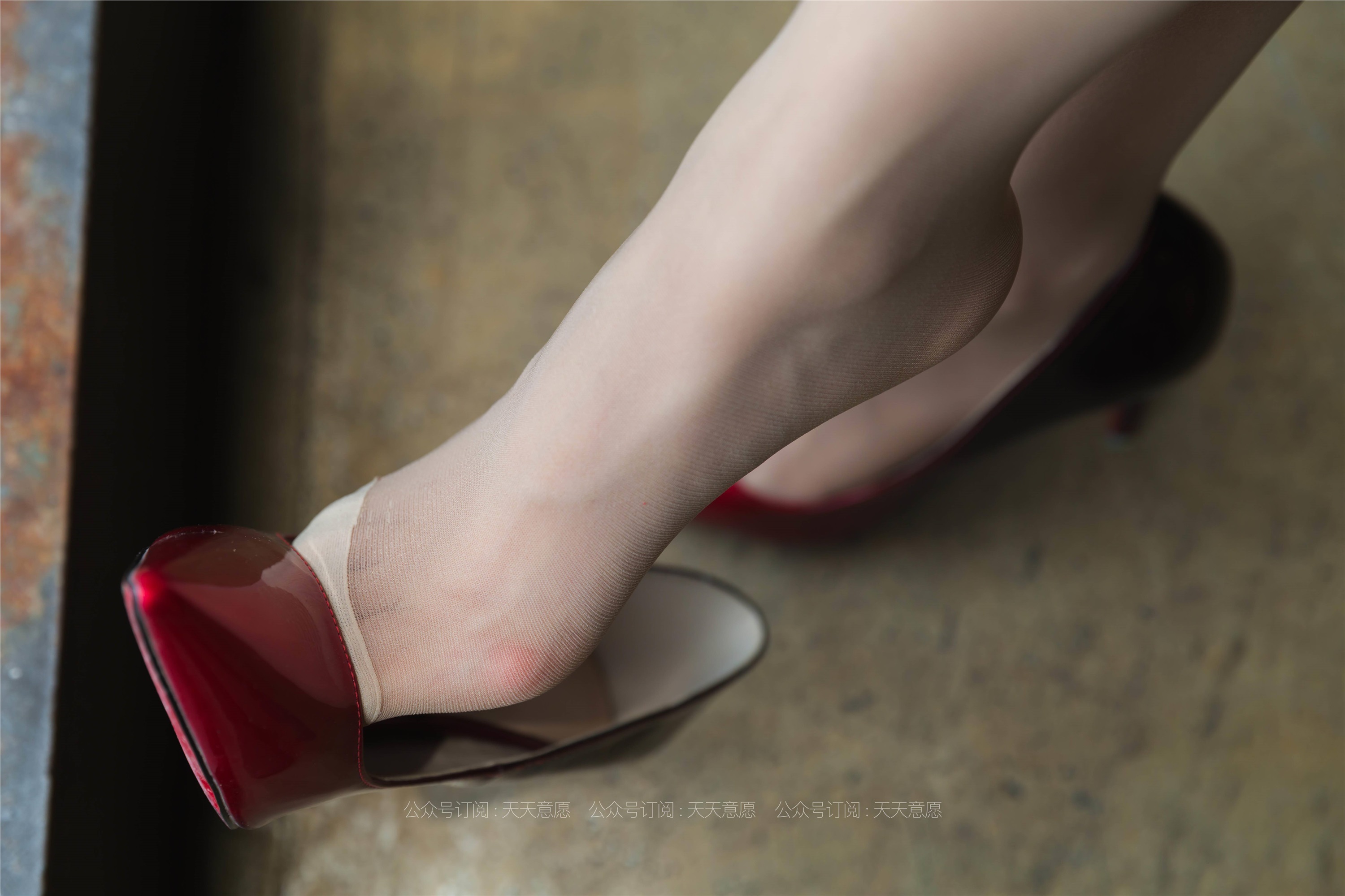 IESS异思趣向 - 模特：美子《让人炽热的红》